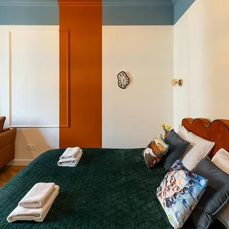 Candy Colored House - Old Town Apartman