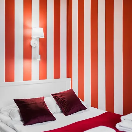 Candy Colored House - Old Town Apartman *