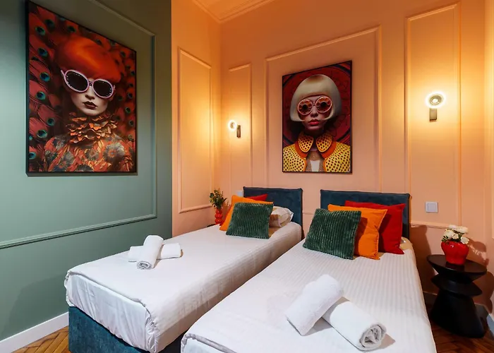 Candy Colored House - Old Town Apartman