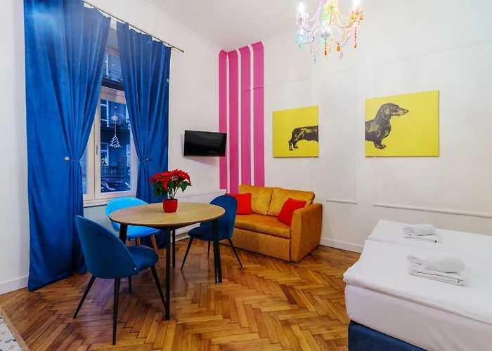 Candy Colored House - Old Town Apartman