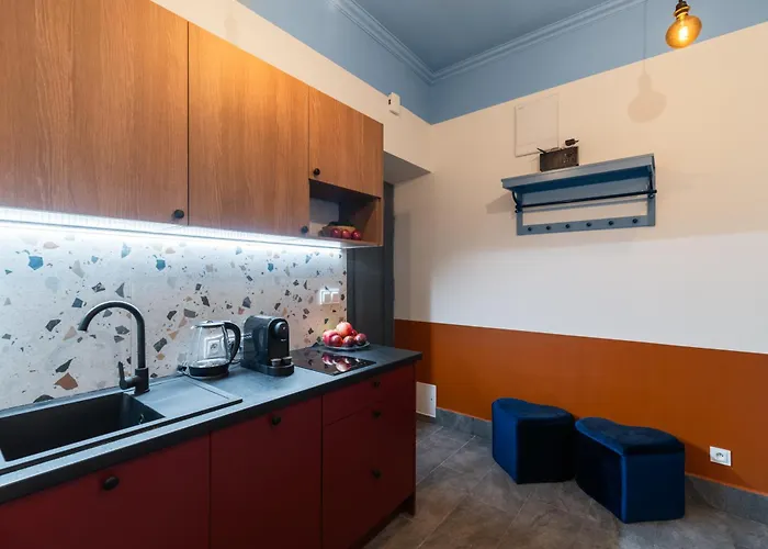 Candy Colored House - Old Town Apartman